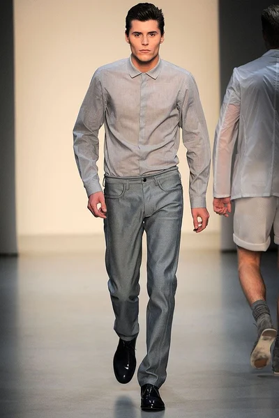 Look 14